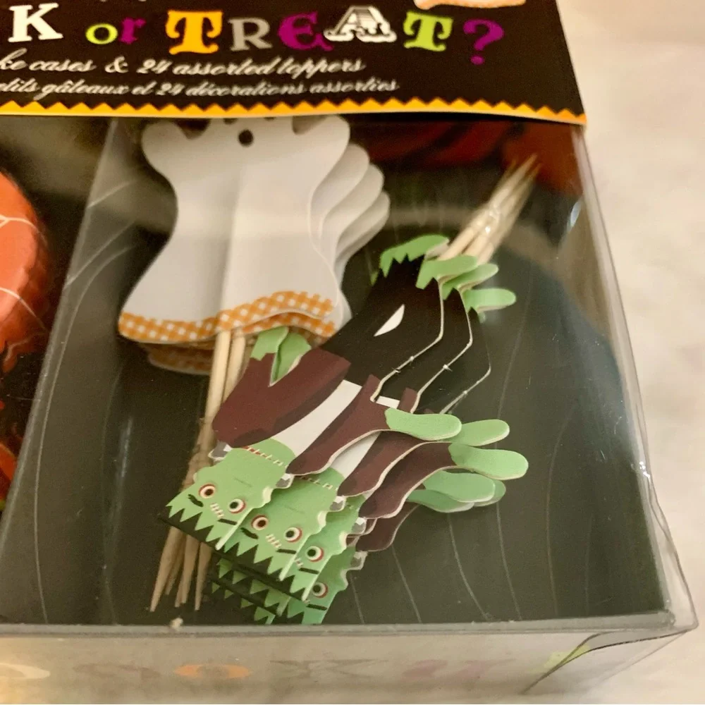 NEW Meri Meri Trick or Treat Halloween Cupcake Decorating Kit - Make 24 Cupcakes